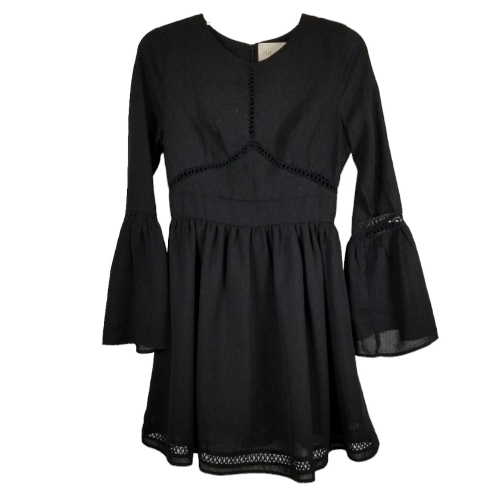 Moon River Womens Boho Flare Bell Sleeve Mini Dress Crochet Black Size Small LBD